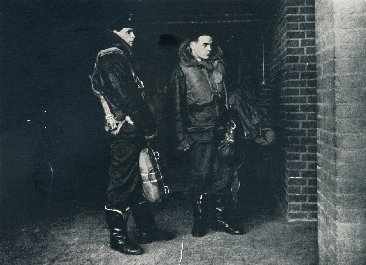 Klaar en wachtend op de rest van de bemanning, 1941 door Cecil Beaton