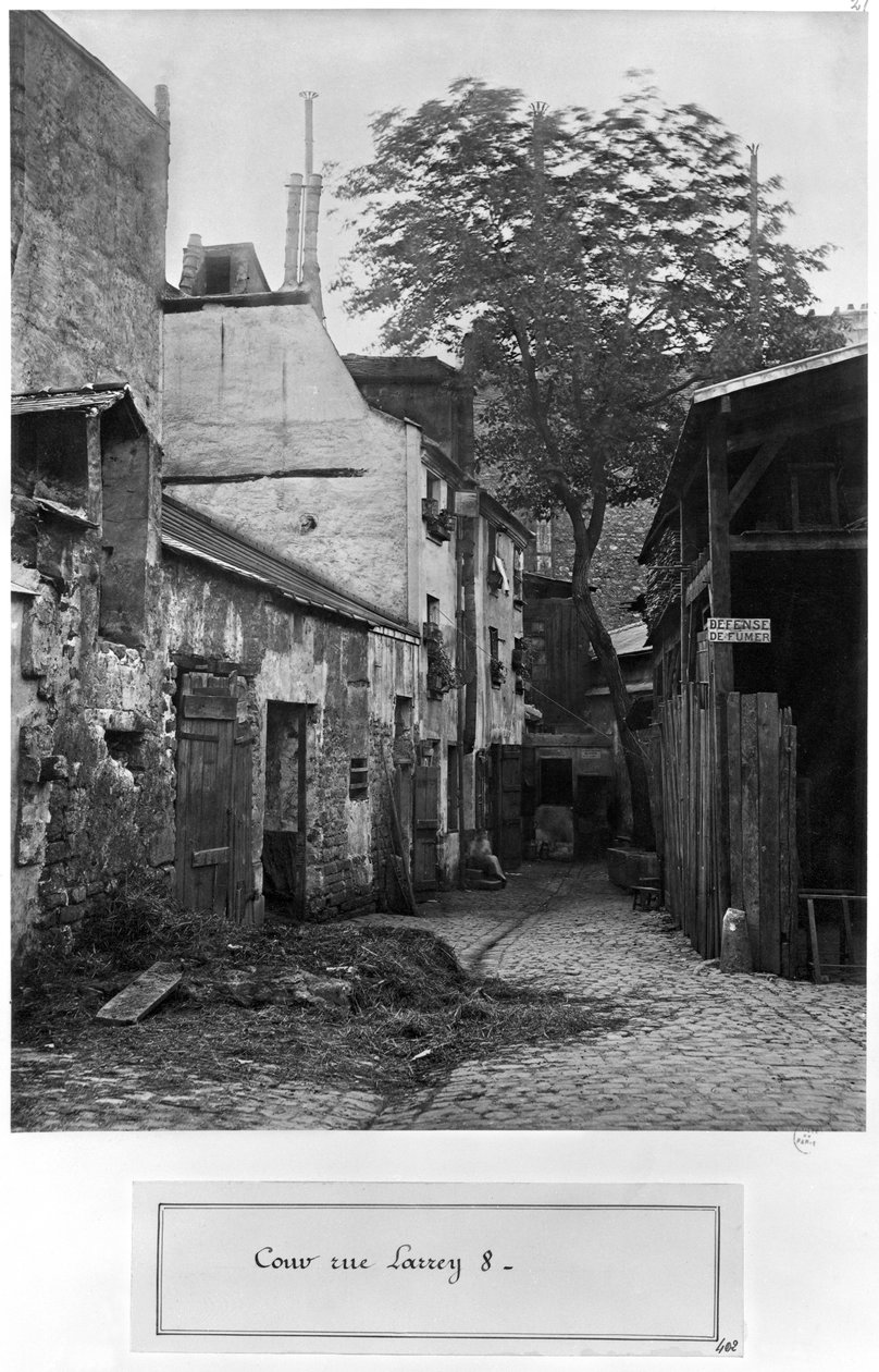 Binnenplaats aan rue Larrey 8, Parijs, 1858-78 door Charles Marville