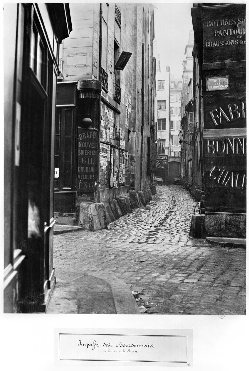 Impasse des Bourdonnais, vanaf rue de la Limace, Parijs, 1858-78 door Charles Marville