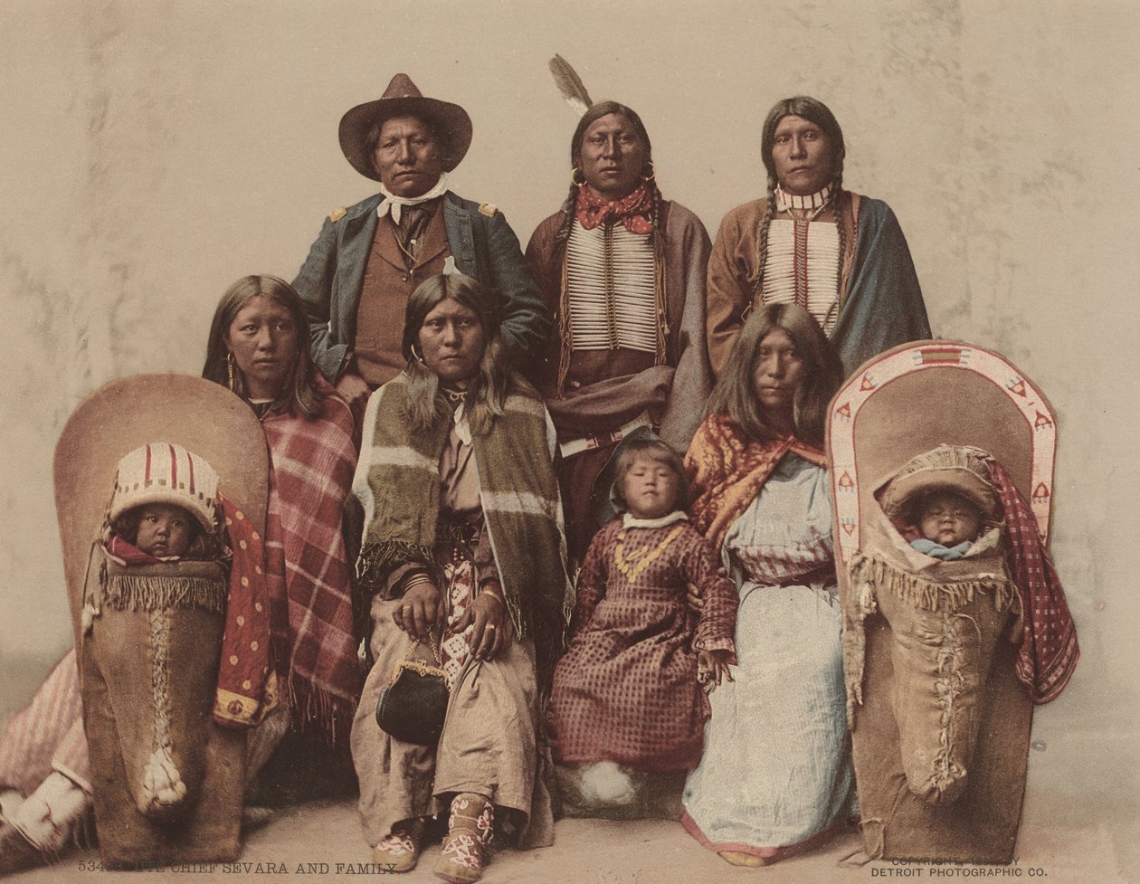 Ute Chief Severo en familie door Charles A. Nast, Detroit Photographic Company