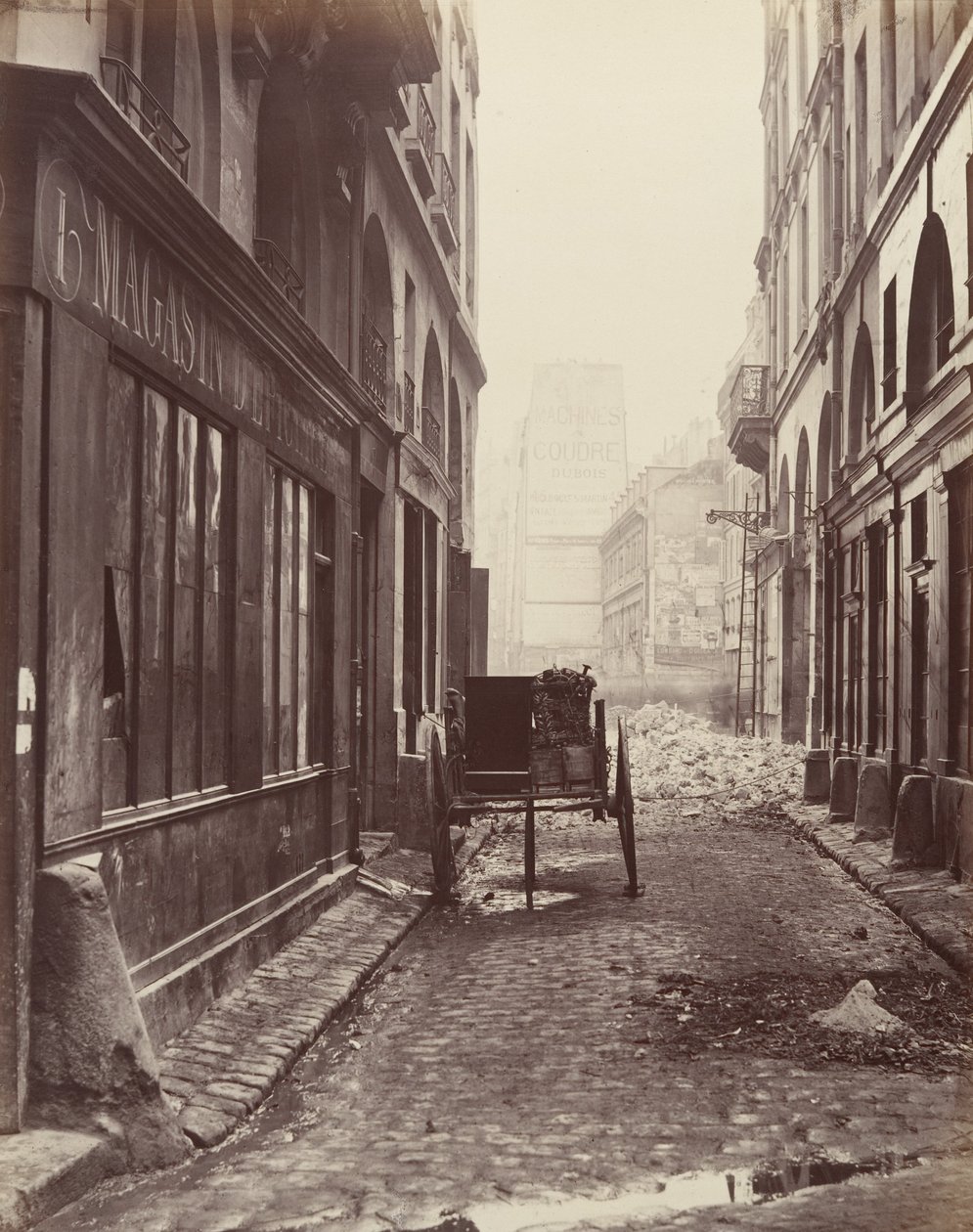 Rue Estienne, de la rue Boucher, 1862-65 door Charles Marville