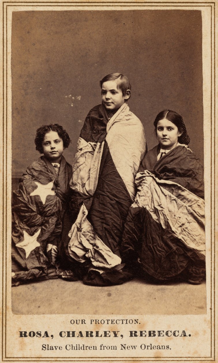 Onze bescherming. Rosa, Charley, Rebecca. Slavenkinderen uit New Orleans,1864 (foto) door Charles Paxson