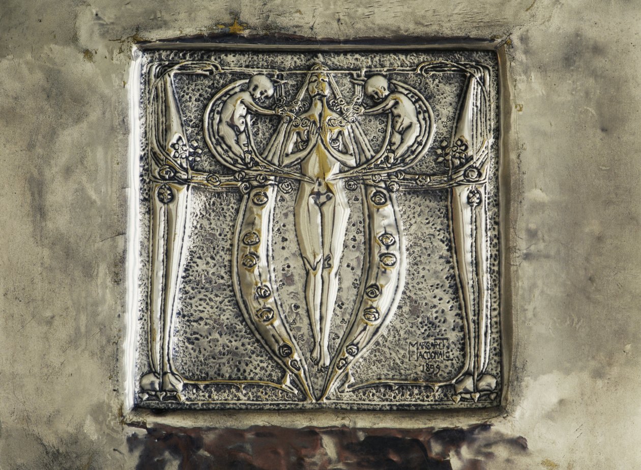 Bas-reliëf, detail van schoorsteenversiering, slaapkamer door Charles Rennie Mackintosh, Verenigd Koninkrijk, 20e eeuw door Charles Rennie Mackintosh
