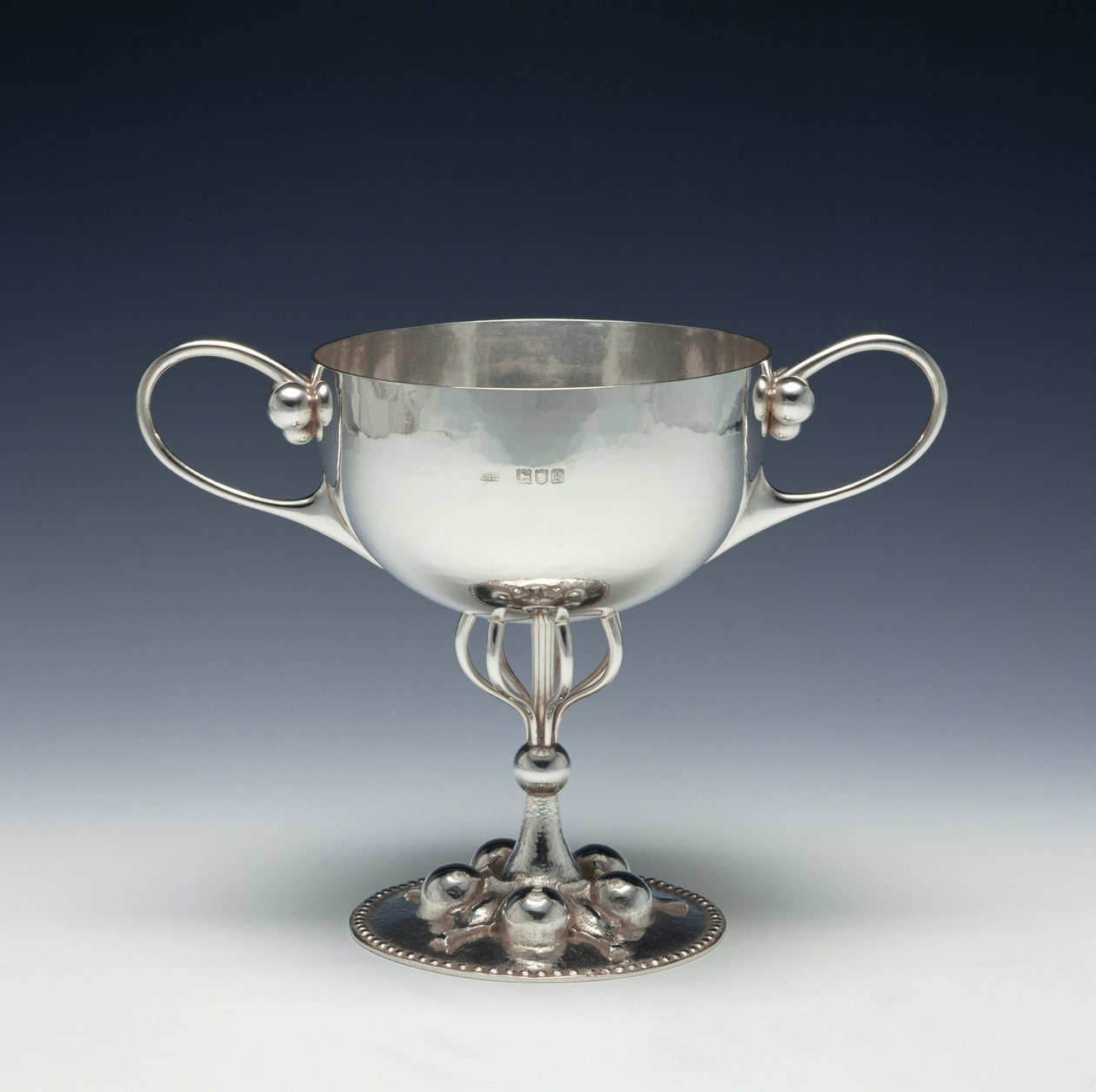 Sportbeker of Suikerpot, ca.1893 door Charles Robert Ashbee