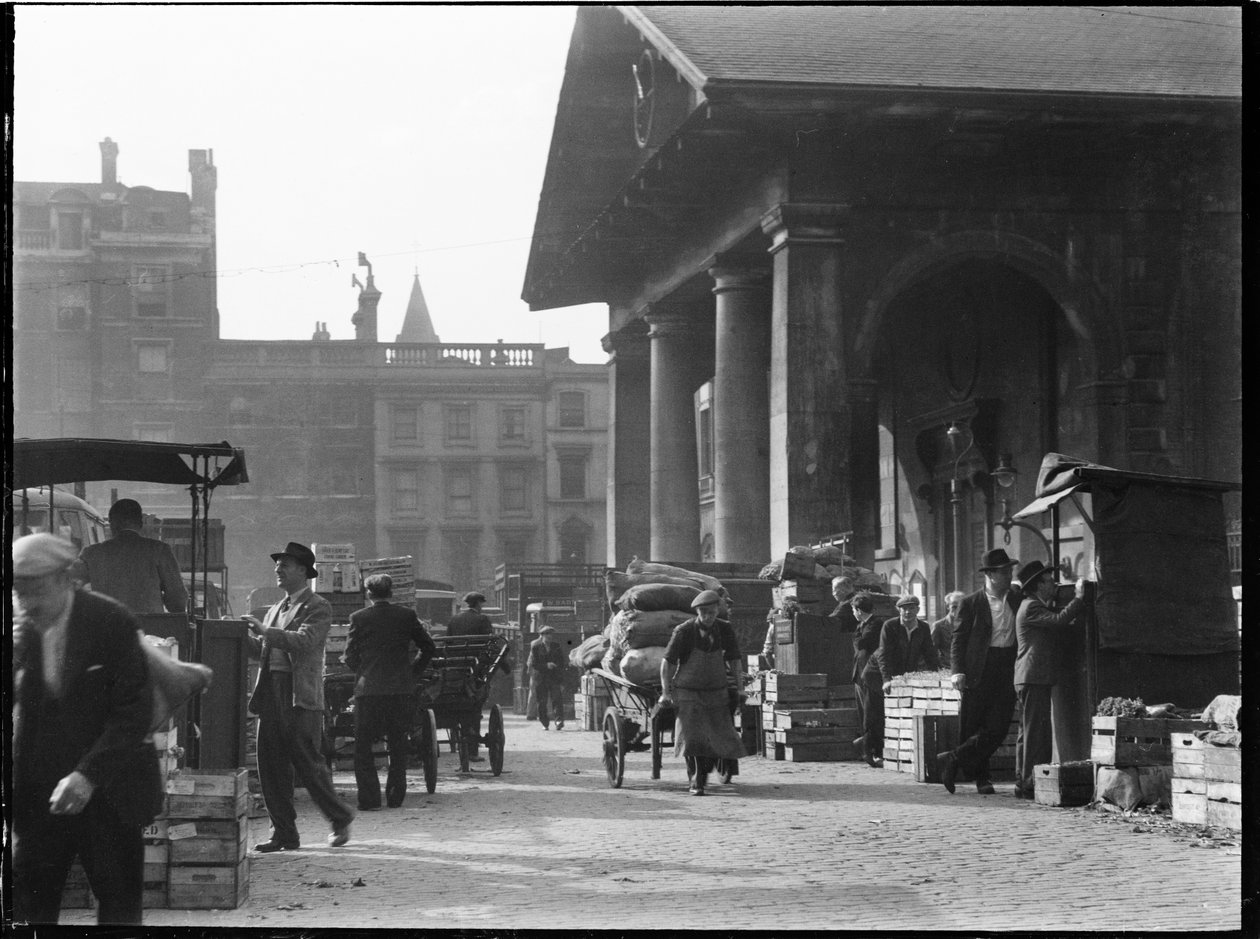 Covent Garden, City of Westminster, Greater London Authority, 1930s door Charles William Prickett