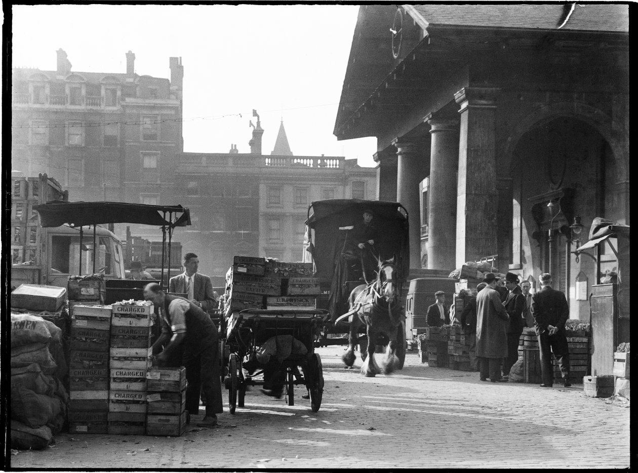 Covent Garden, City of Westminster, Greater London Authority, 1930s door Charles William Prickett