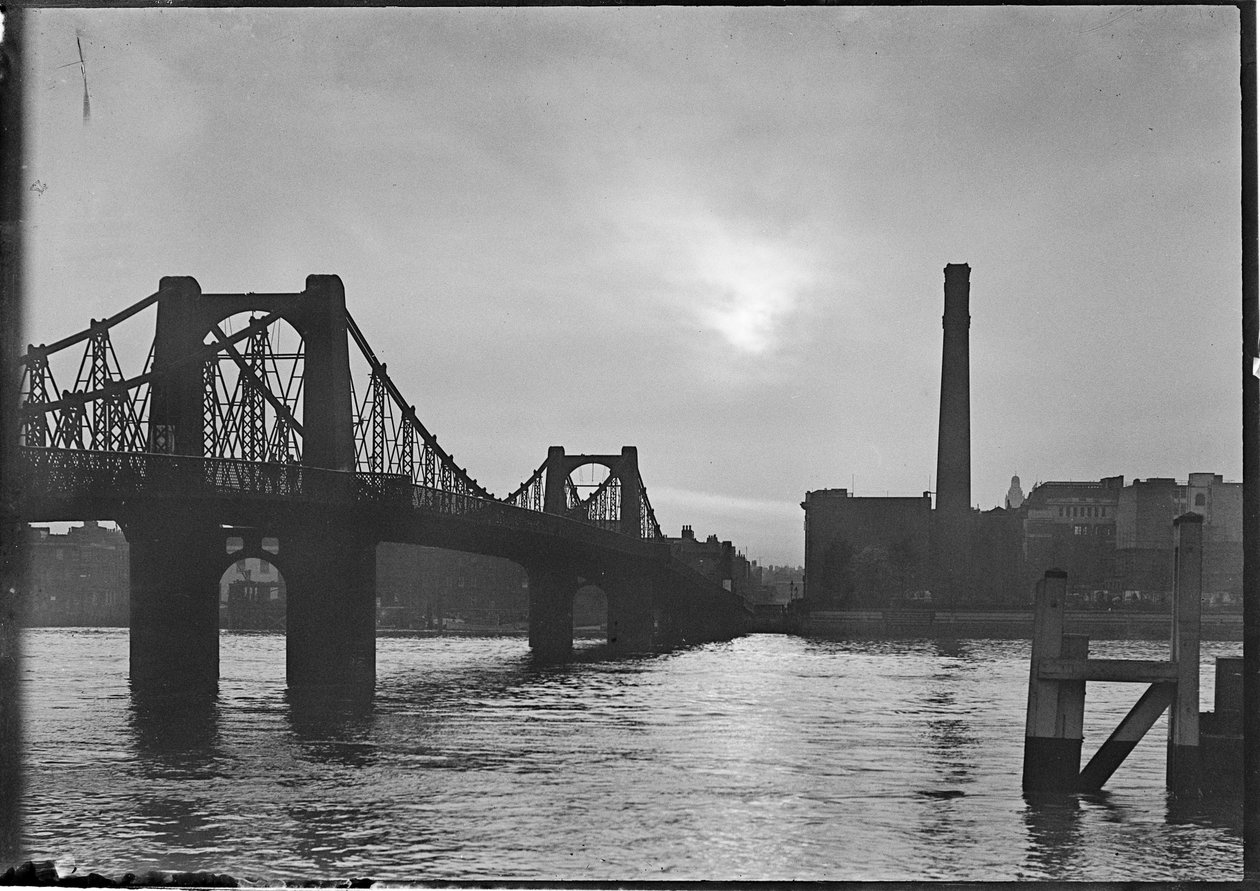 Lambeth Bridge, Westminster, Greater London Authority, 1920-1927 door Charles William Prickett
