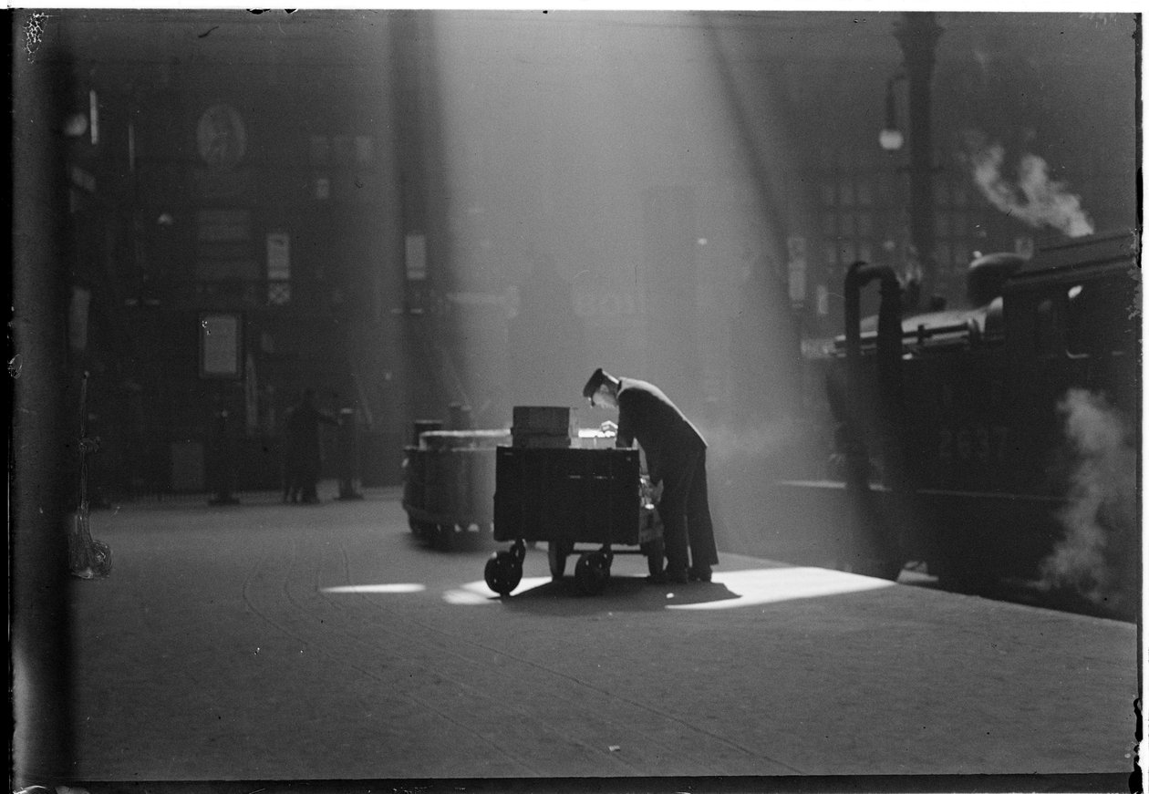 Liverpool Street Station, Liverpool Street, City of London, Greater London Authority, ca. 1932 door Charles William Prickett