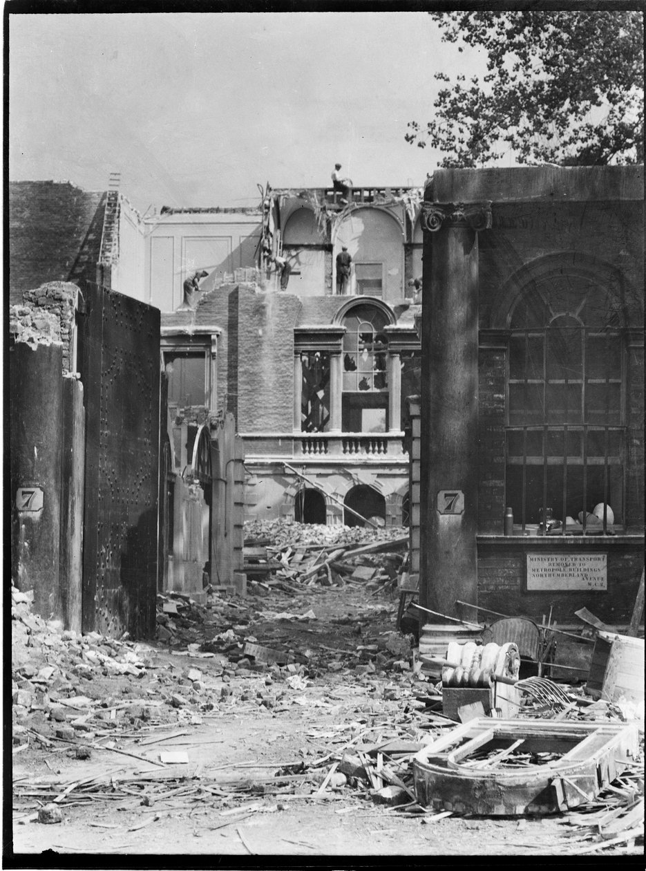 Pembroke House, Whitehall Gardens, Whitehall, City of Westminster, GLA, late jaren 1930 door Charles William Prickett