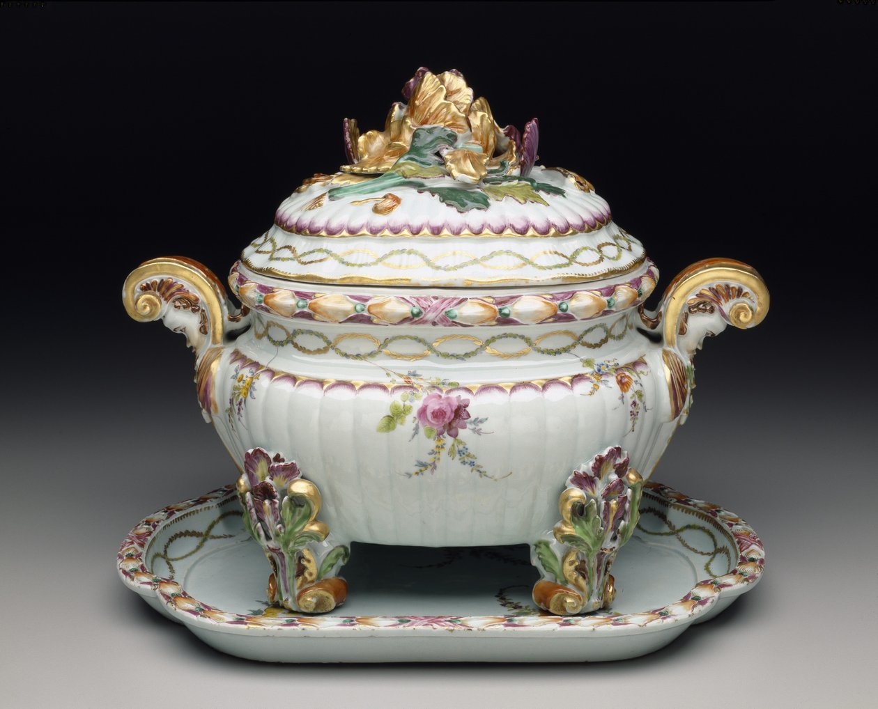 Terrine op standaard, ca. 1775 door Chinese School