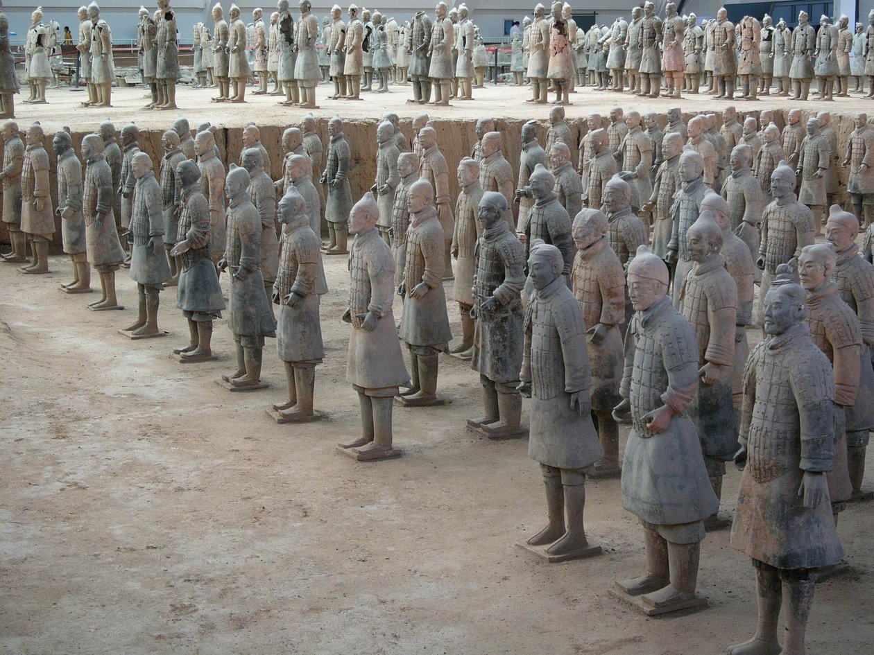 Xian Museum, terracotta krijgers uit het graf van keizer Shi Huangdi door Chinese School