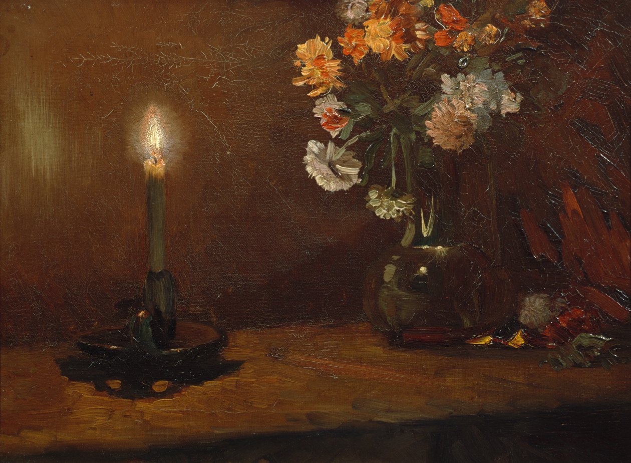 Schikking met kaars en bloemen in vaas door Christian Eriksen Skredsvig
