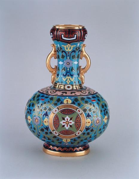 Dummy vaas versierd in imitatie van cloisonne, Minton & Co door Christopher Dresser