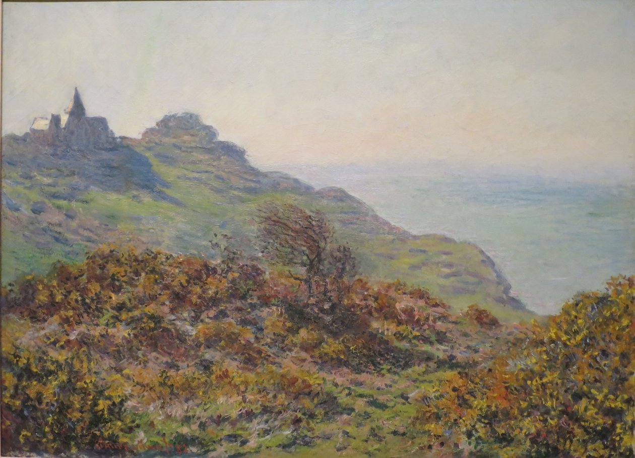 De kerk van Varengeville en de kloof van de Moutiers-pas door Claude Monet