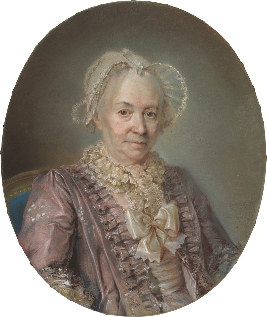 Een oudere dame in een mauve zijden jurk door Claude Bornet