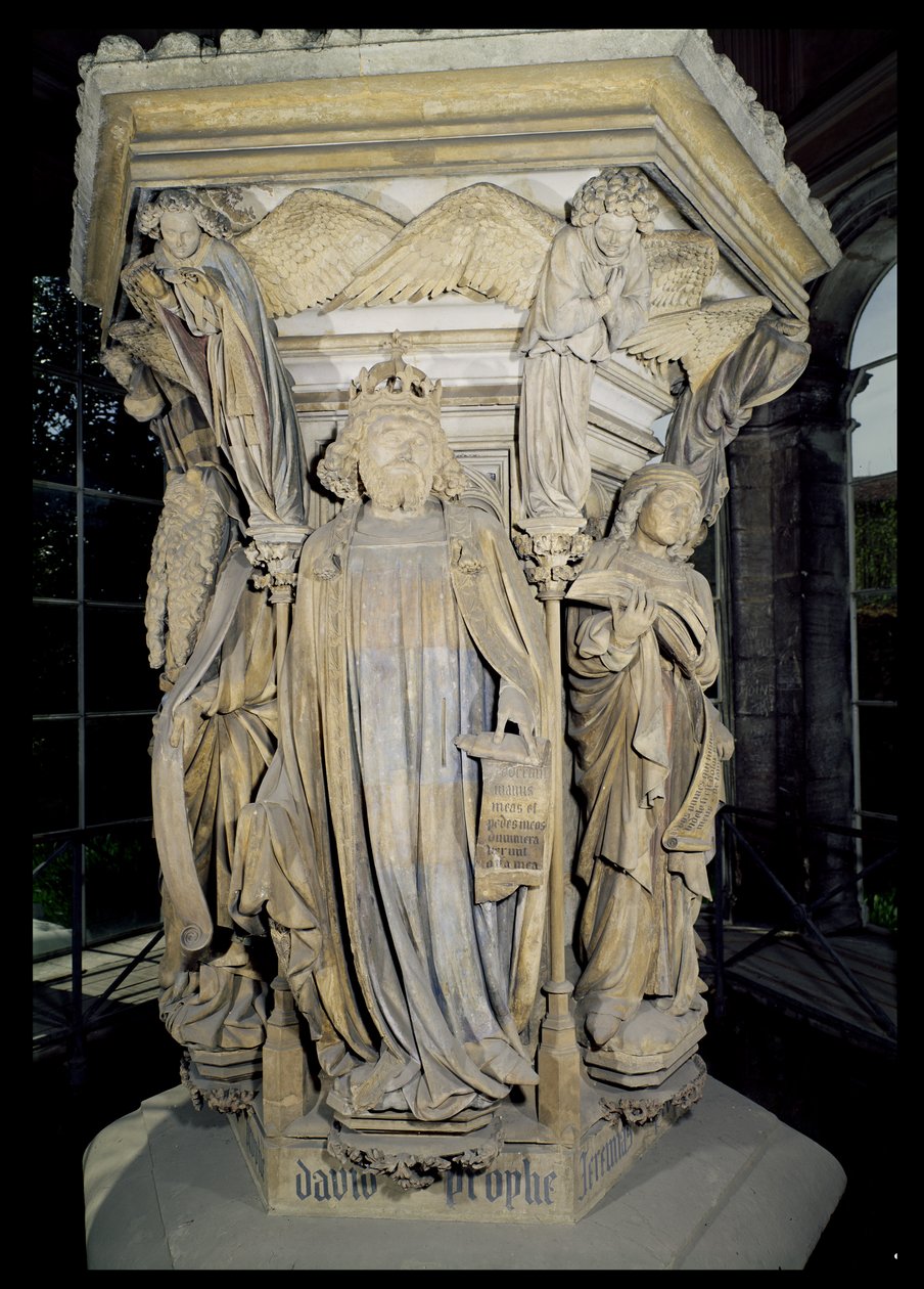 Koning David geflankeerd door Mozes en Jeremia, detail van de zeshoekige sokkel van de Put van Mozes door Claus and Malouel, Jean Sluter