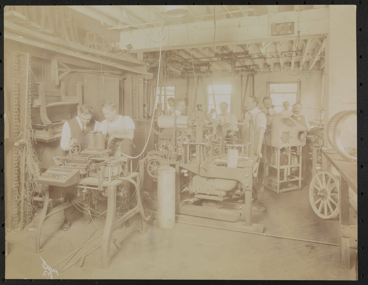 Dressler & Co. filmstudio met werkende mannen, New York door Company Byron