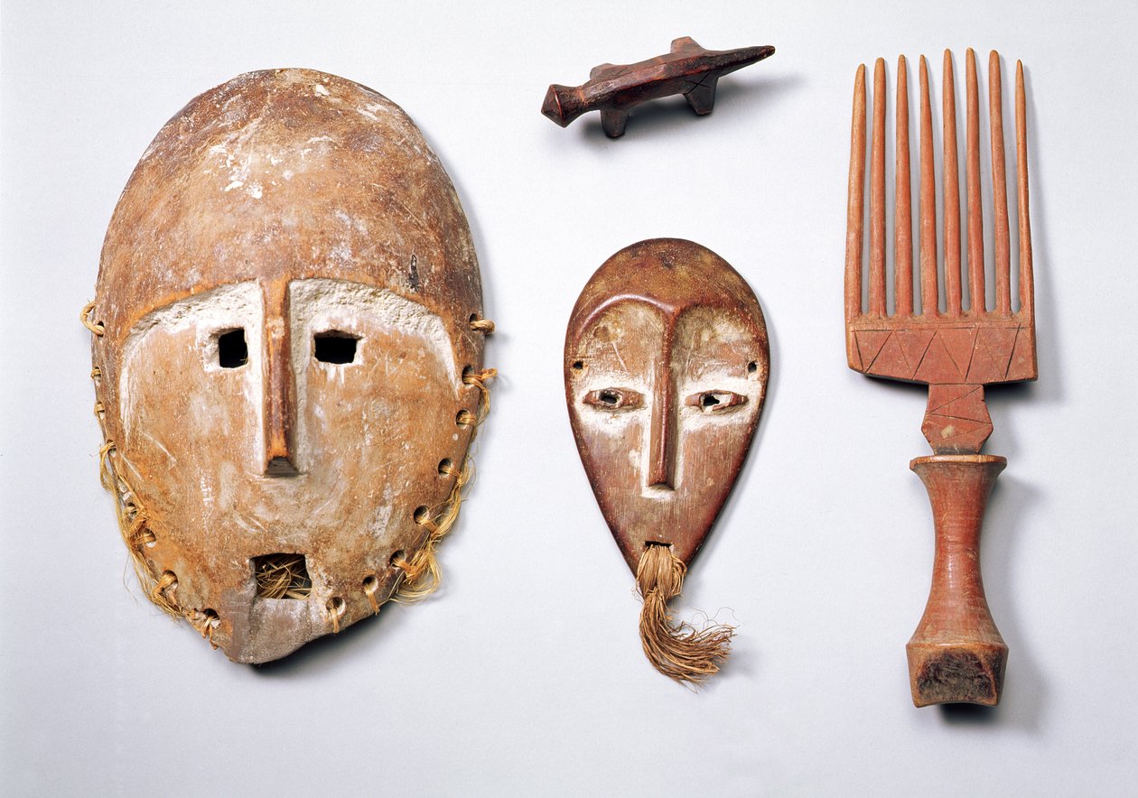 Lukungu Maskers, Kam en Zoomorfisch Figuur door Congolese