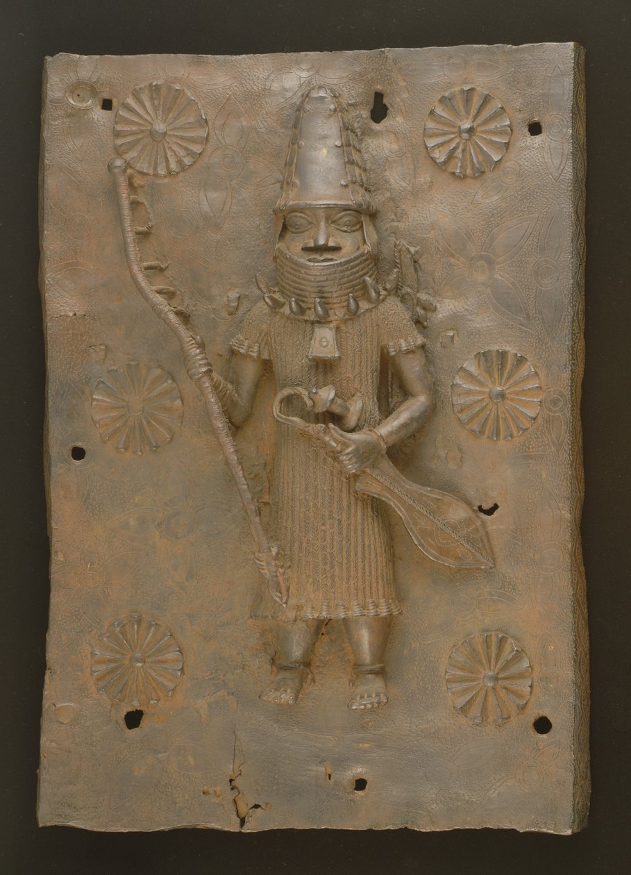 Herdenkingsplaat met krijger, Benin, Nigeria (brons) door Culture Edo