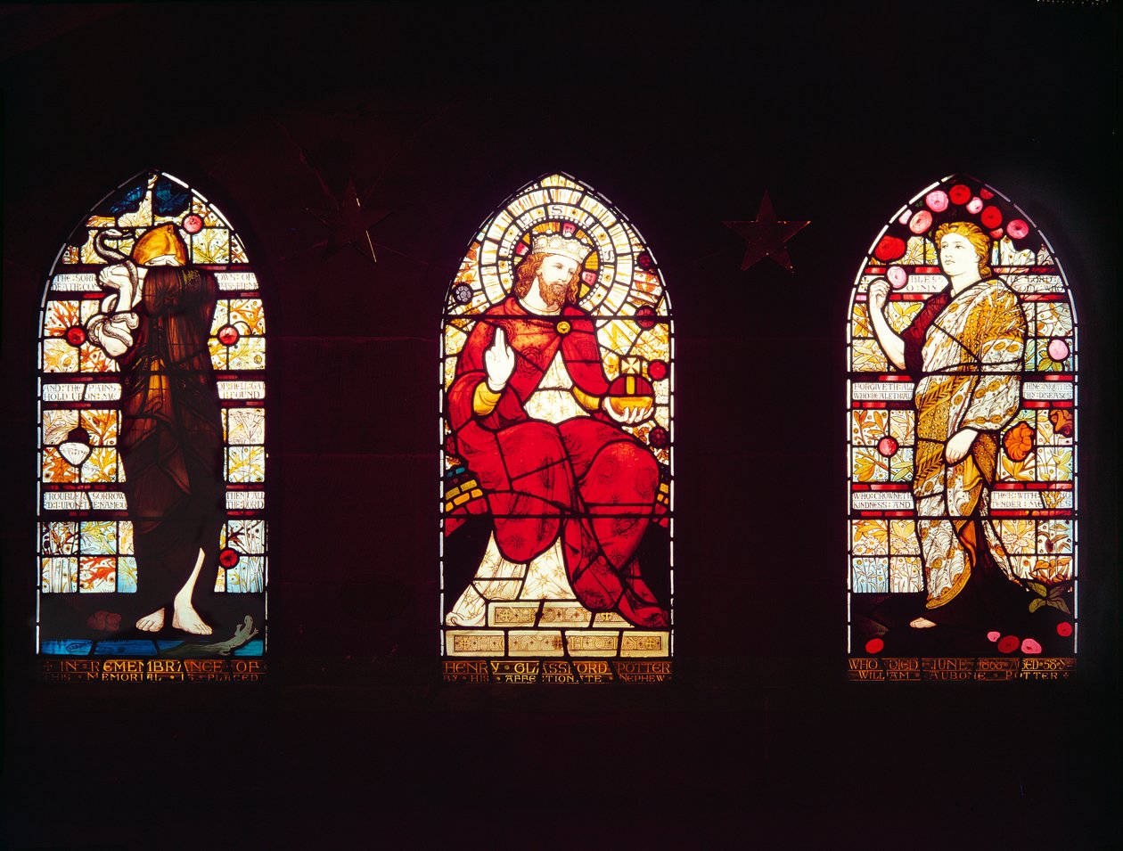 Psalm 116, Christus in Glorie, Psalm 103, St. Nicolaaskerk, Cramlington (glas-in-lood), 1872 door Daniel Cottier