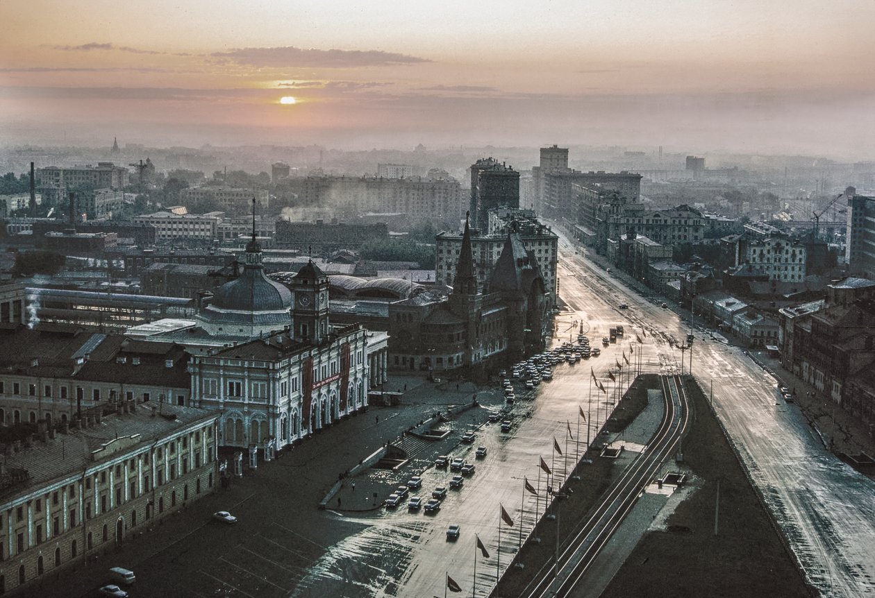 USSR Moskou Komsomolplein, Leningrad  Jaroslavl Stations door Dean Conger