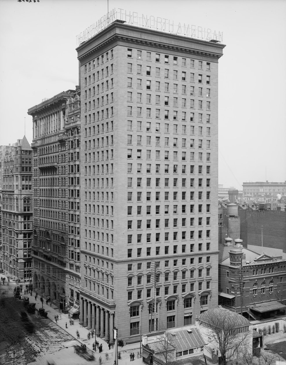De North American en Real Estate Trust Buildings, Philadelphia, Pennsylvania door Detroit Publishing Co.