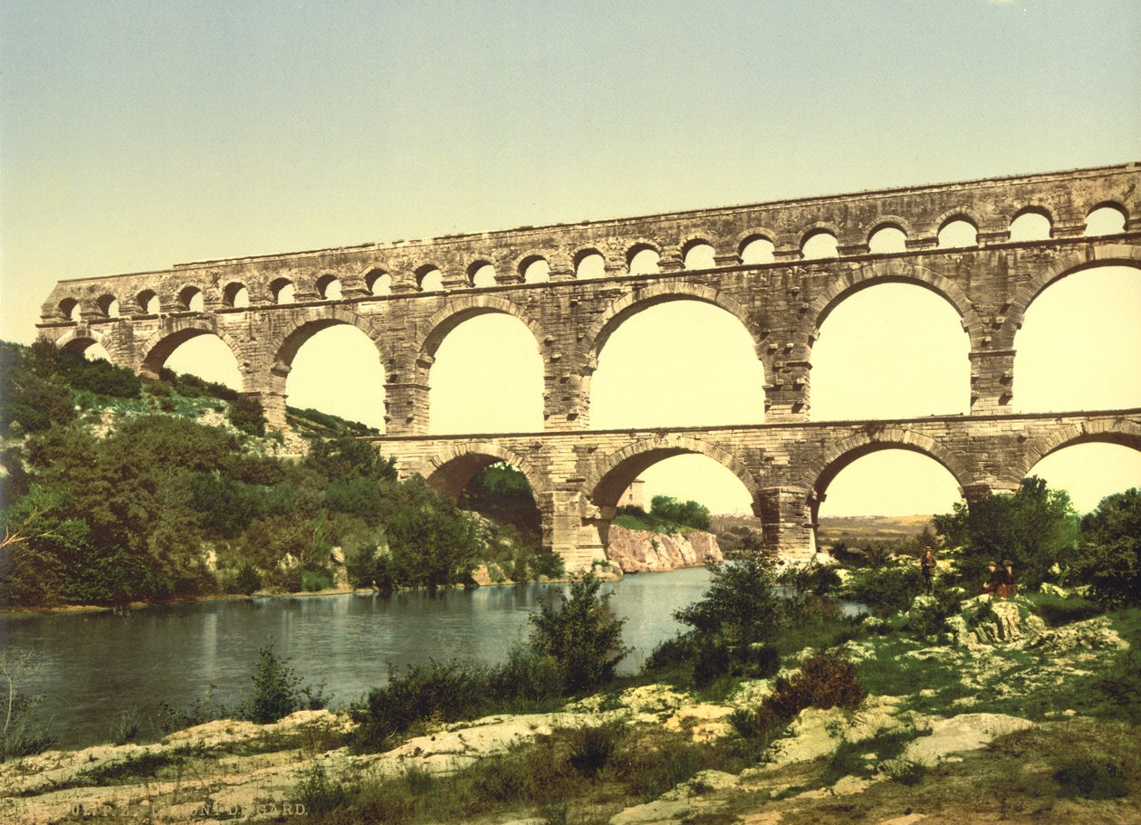 Romeinse brug over de Gard, gebouwd door Agrippa, Nîmes, Frankrijk door Detroit Publishing Co.