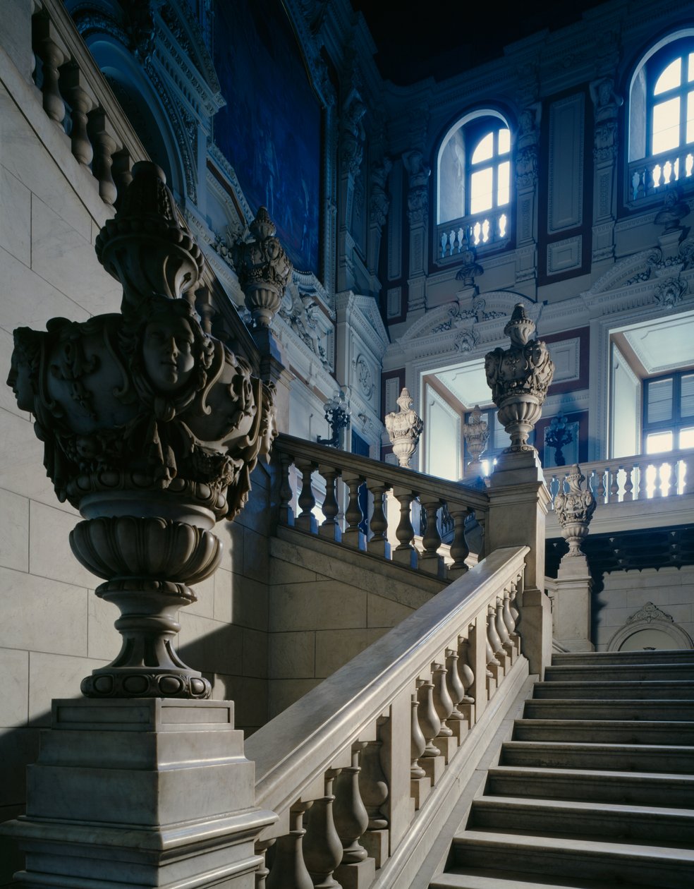 Glimp van de Grote Ereprand door Domenico Ferri (1864-1865), Koninklijk Paleis (Palazzo Reale), Turijn (UNESCO Werelderfgoedlijst) door Domenico Ferri
