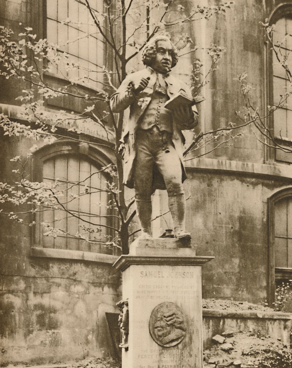 Dr. Johnson op zijn voetstuk, vanwaar hij Fleet Street kan zien, c1935 door Donald McLeish