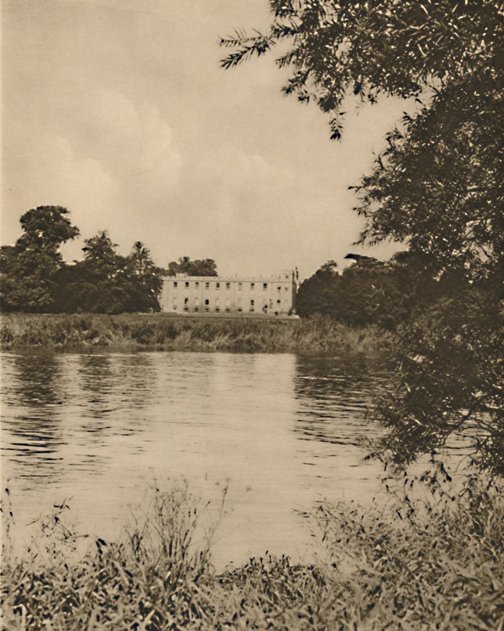 Fair Thames wast de rietachtige oevers bij Syon House, ca. 1935 door Donald McLeish