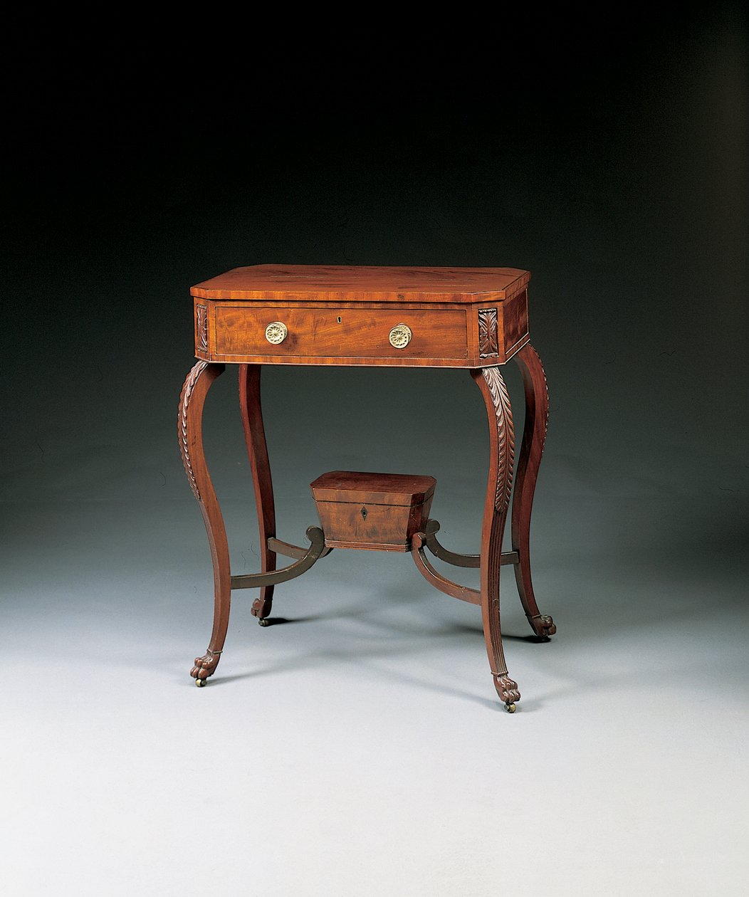 Een klassiek gesneden werktafel, 1810-20 door Duncan Phyfe
