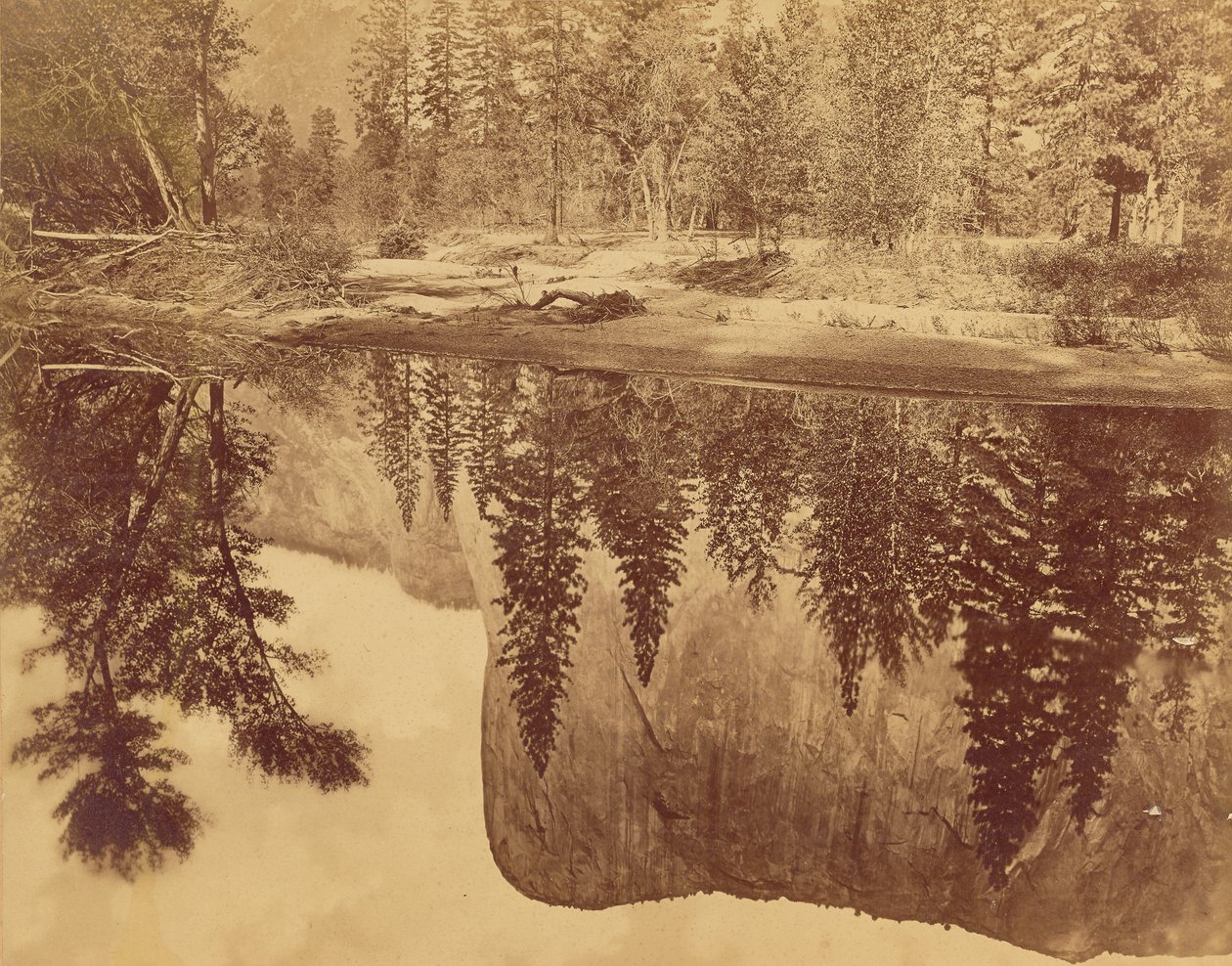 Tutokanula.  Vallei van de Yosemite.  (Het Grote Hoofd) - "El Capitan" - Weerspiegeld in de Merced. door Eadweard J. Muybridge