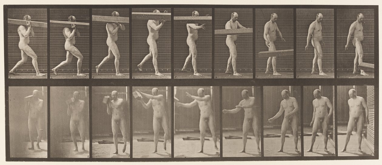 Plaat 384. Een boomstam op schouder tillen door Eadweard Muybridge