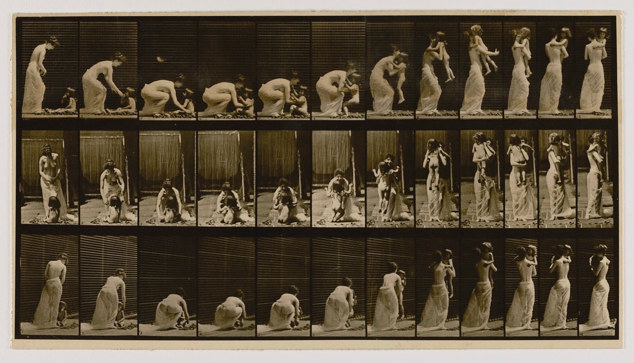 Vrouw die kind optilt en draagt, uit het boek Animal Locomotion door Eadweard Muybridge