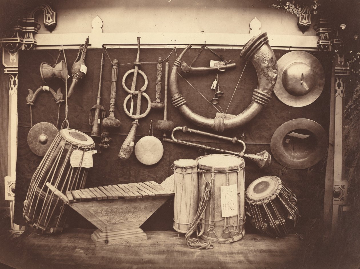 Stilleven van Muziekinstrumenten door Edmond Lebel