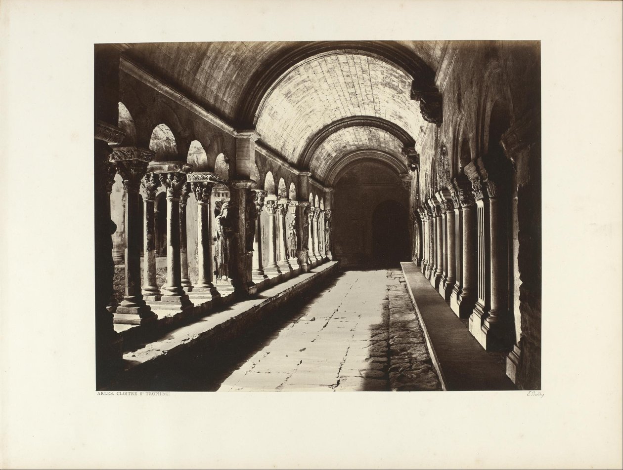De kloostergang van Saint-Trophime, Arles door Édouard Baldus