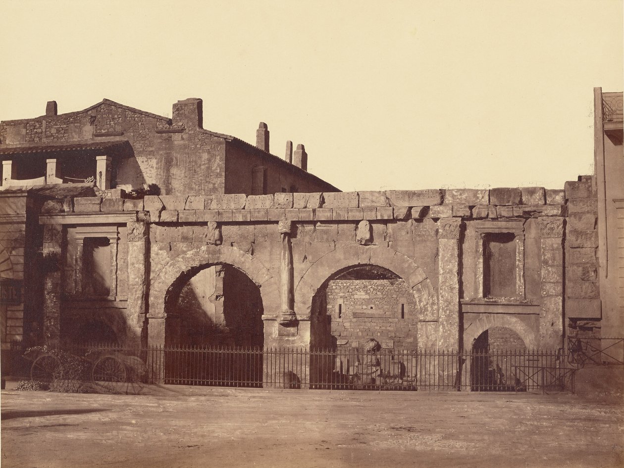[Poort van Augustus, Nîmes] door Édouard Baldus