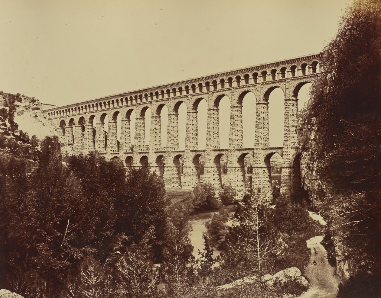 Roquefavour. door Édouard Baldus