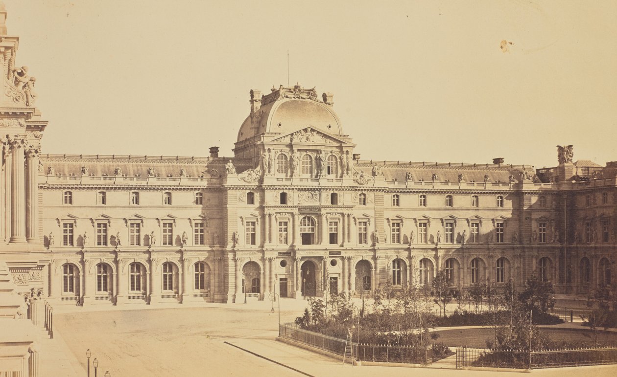 De Cour Napoléon en het Pavillon Sully, gezien vanuit de Turgot-vleugel van het Louvre, Parijs door Édouard Baldus