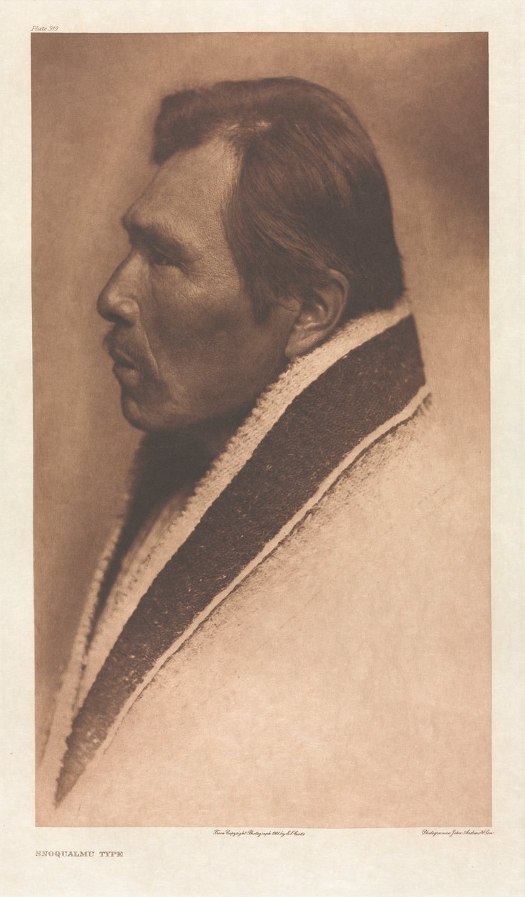 Portfolio IX, Plaat 319: Snoqualmu Type door Edward S. Curtis