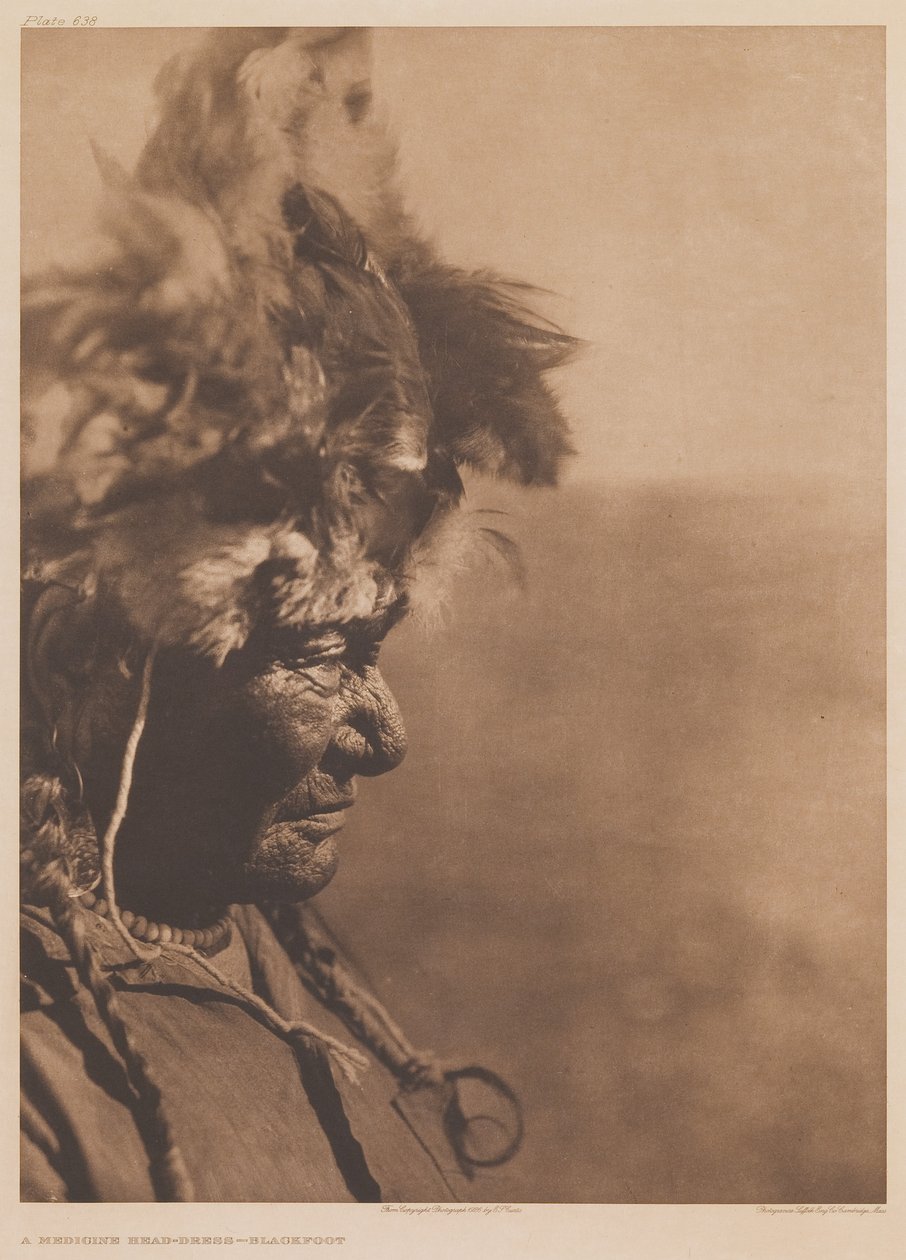 Een medicijnhoofdtooi Blackfoot door Edward Sheriff Curtis