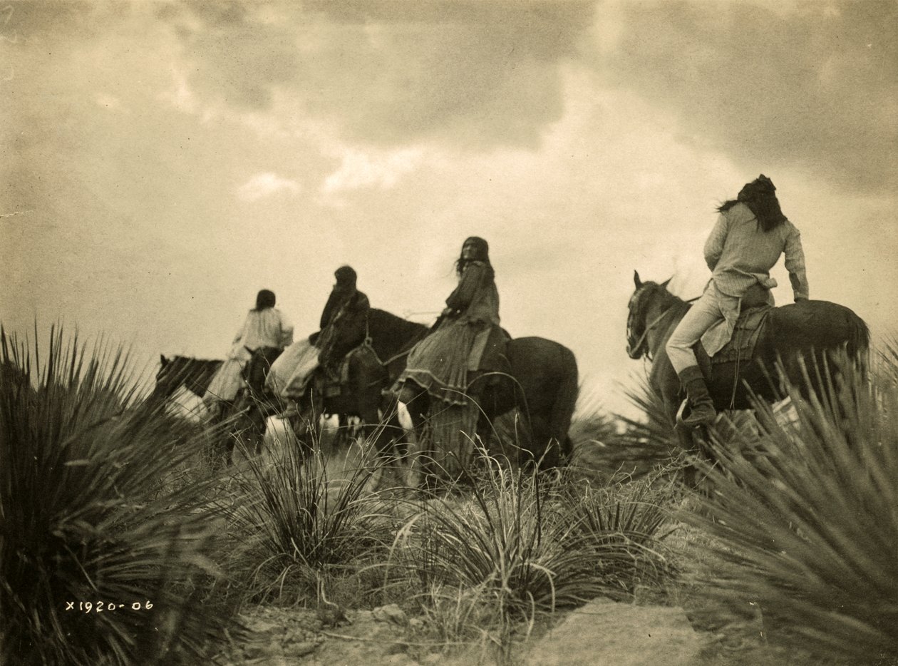 Voor de storm, ca 1906 (z/w foto) door Edward Sheriff Curtis