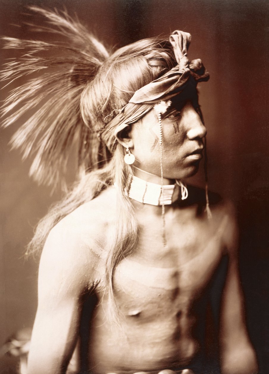 Shows As He Goes door Edward S. Curtis, c.1904 door Edward Sheriff Curtis