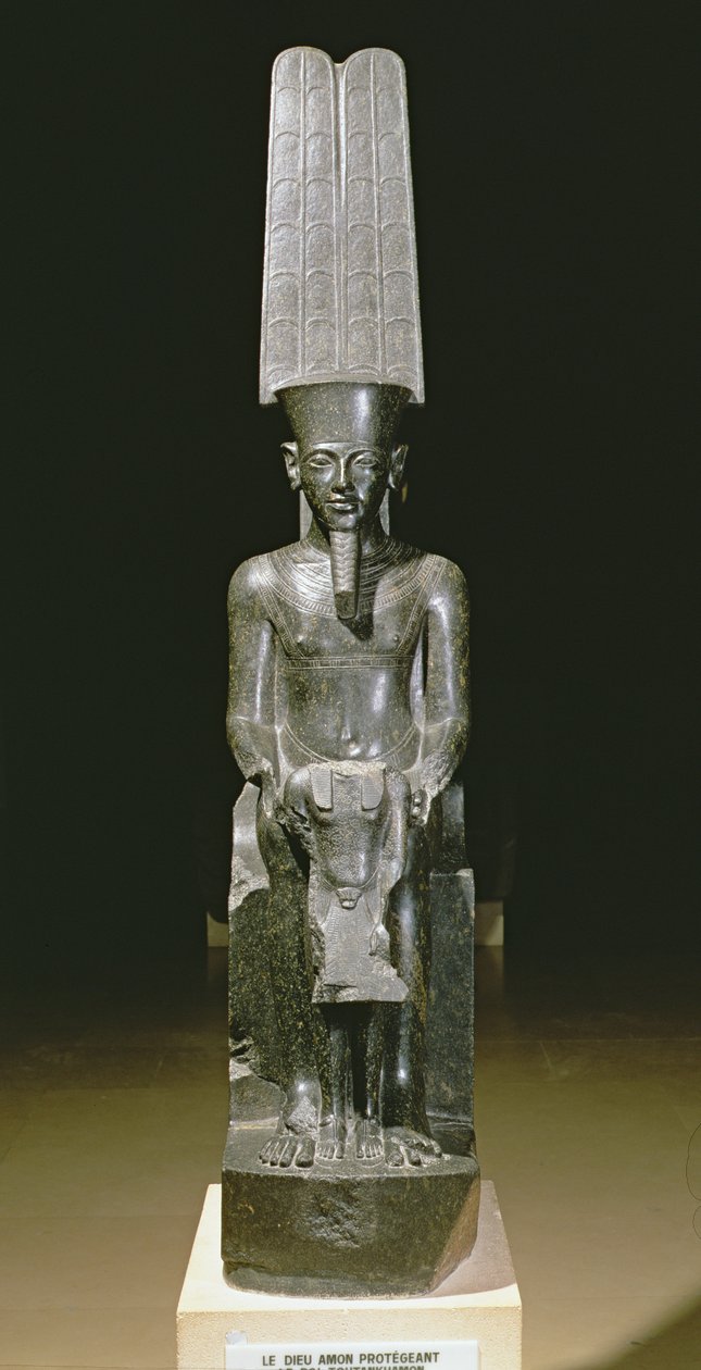 Standbeeld van de god Amon die Toetanchamon beschermt door Egyptian 18th Dynasty