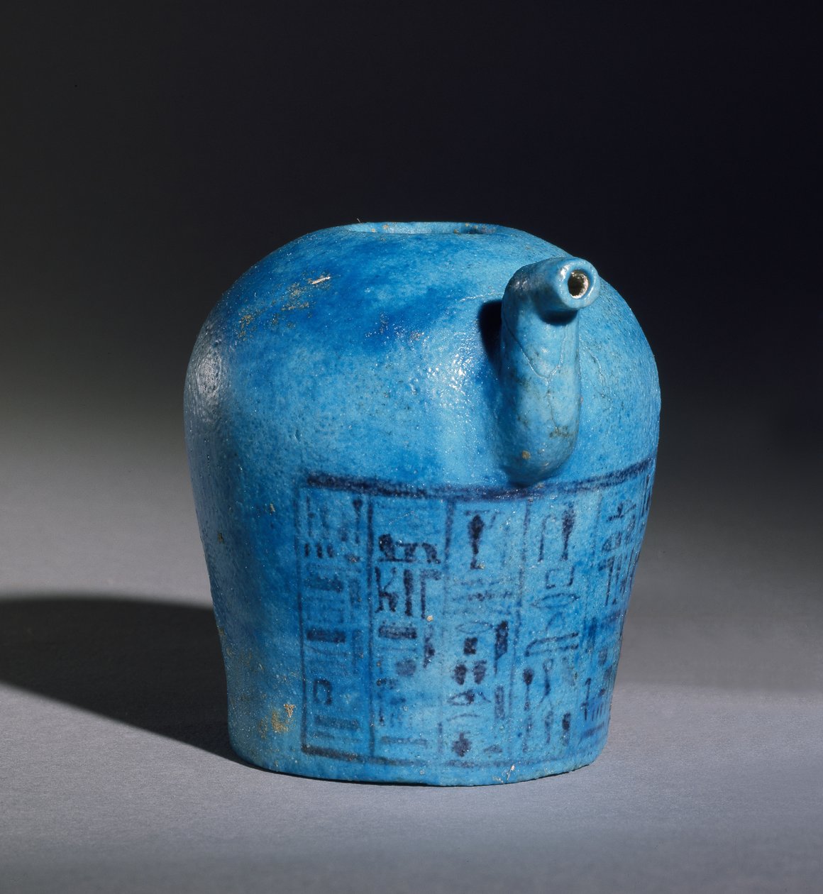 Libatievat gegraveerd voor de priester van Amon, Amenemope en Shawabti uit Graf 148, Thebe, Nieuwe Koninkrijk (detail) door Egyptian 20th Dynasty