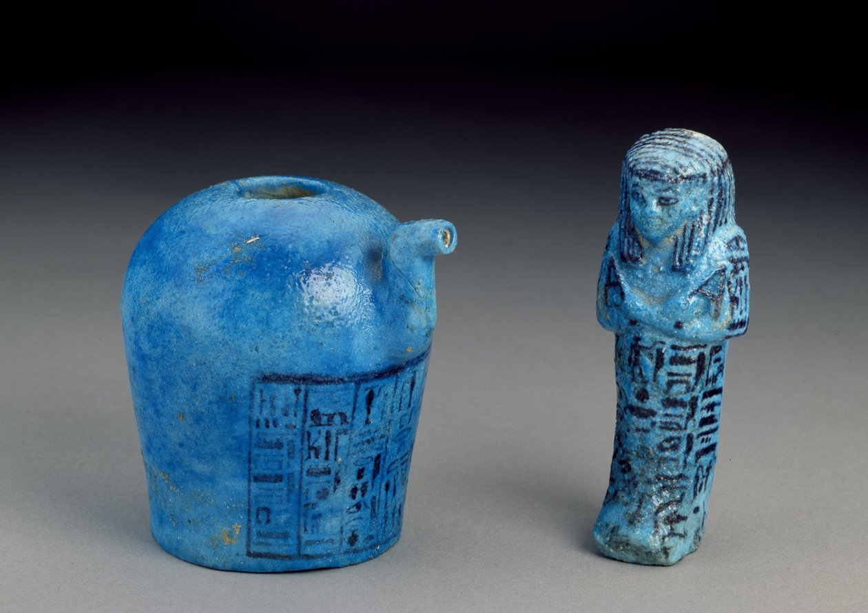 Libatievat met inscriptie voor de priester van Amon, Amenemope en Shawabti uit graf 148, Thebe, Nieuwe Rijk, ca. 1193-1080 v.Chr. door Egyptian 20th Dynasty