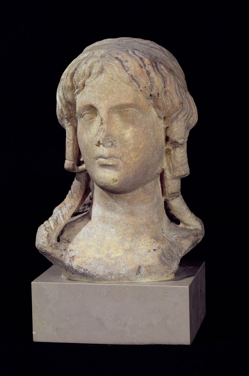 Hoofd van Berenice I (c.317-c.275 v.Chr.) of Cleopatra I, Ptolemaeïsche Periode door Egyptian