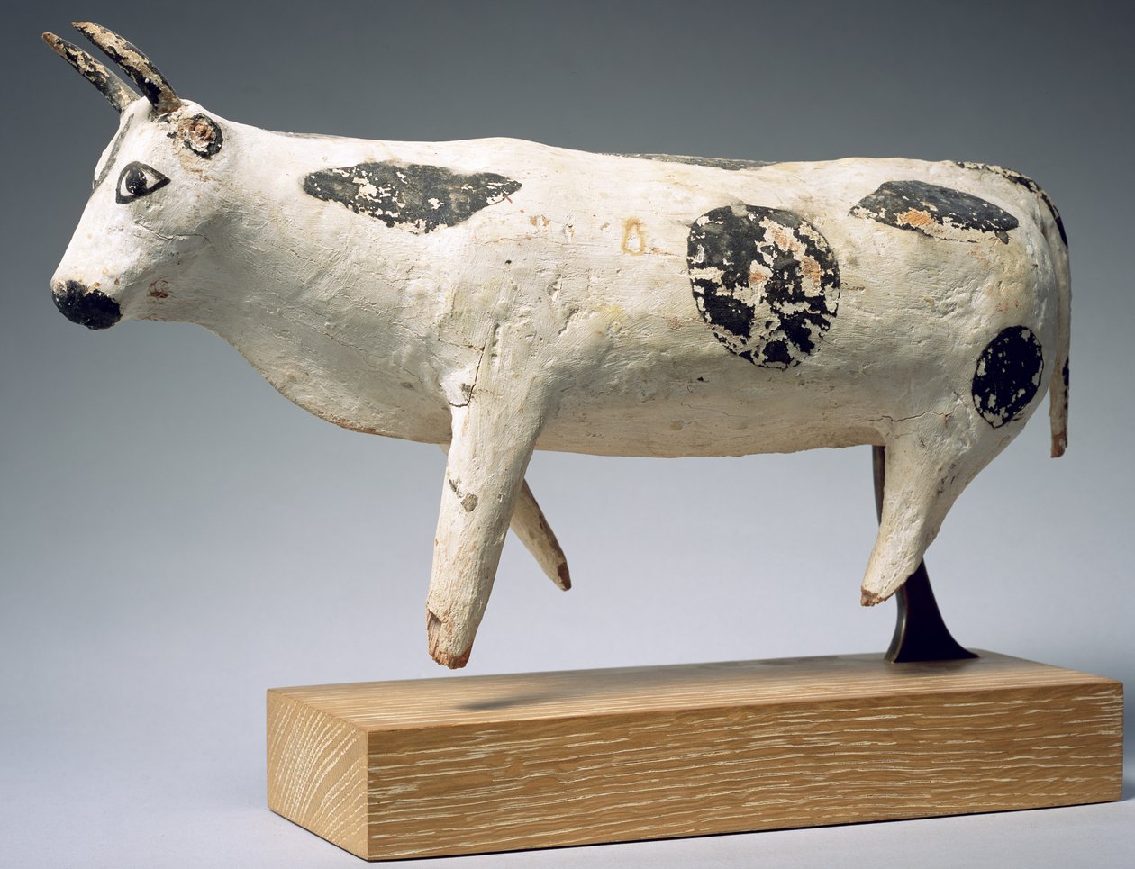 Stier of os, Middenrijk (beschilderd hout) door Egyptian 11th Dynasty