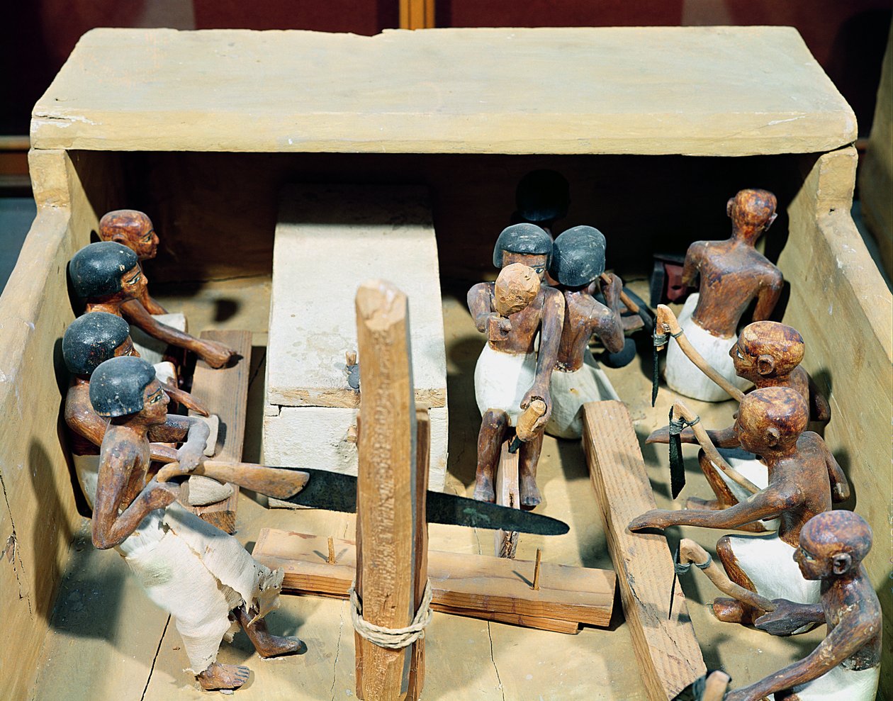 Begrafenismodel van een timmerwerkplaats, uit het graf van Meketre, Vallei der Edelen, Middenrijk, ca. 2000 v.Chr. door Egyptian 11th Dynasty