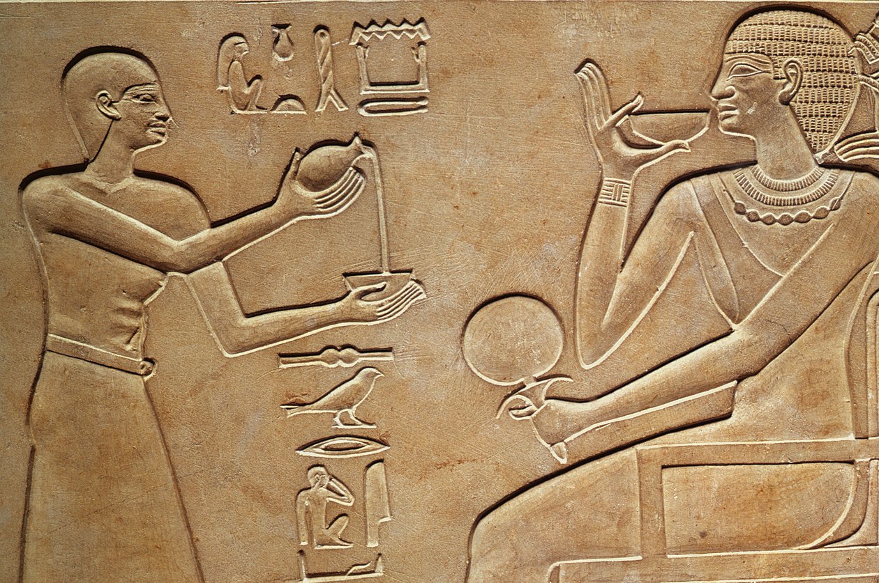 Koningin Kawit bij haar toilet, van de sarcofaag van Koningin Kawit, gevonden in Deir el-Bahri, Middenrijk, c.2061-2010 v.Chr. door Egyptian 11th Dynasty